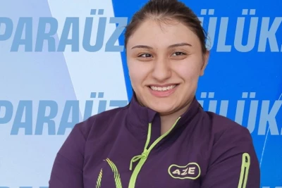 Bir Azerbaycanlı yüzücü daha Fransa'daki turnuvada finale yükseldi