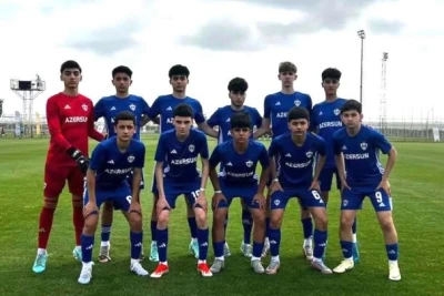 "Karabağ" ve "Fulham" kulüplerinin 15 yaş altı futbol takımları arasında maç yapıldı