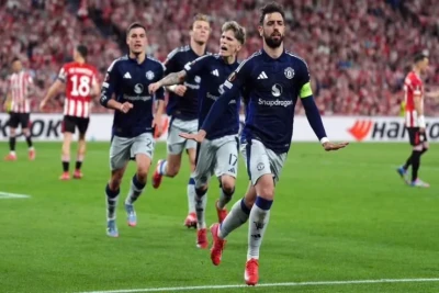 "Manchester United" deplasmanda kazandı, "Tottenham" ise evinde galip geldi