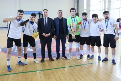 UEFA'nın "Hat-Trick" programı çerçevesinde futsal turnuvası düzenlendi - FOTOĞRAF