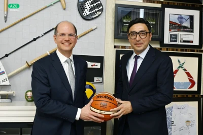 Ferid Qayıbov, FIBA Genel Sekreteri Andreas Zagklis ile Görüştü