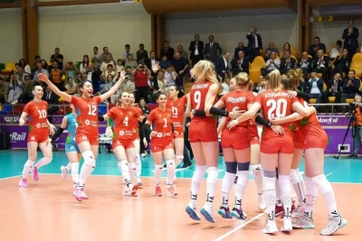 Slovakya-Azerbaycan maçının hakemleri belli oldu