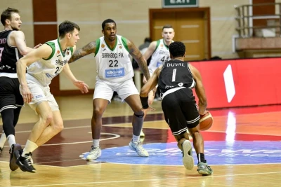 Azerbaycan Basketbol Ligi'nde yarı finale yükselen iki takım belli oldu