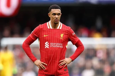 Liverpool'un yıldızı kulüpten ayrılacağını AÇIKLADI