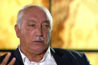 Neden "Karabağ" ve "Sabah" takımları iyi oyuncular alıyor da "Neftçi" almıyor?