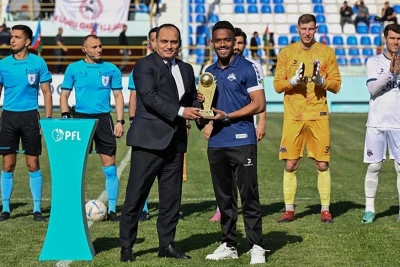 "İmişli" futbolcusu PFL tarafından ödüllendirildi