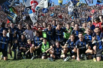 34 yıl sonra Serie A'ya geri döndüler