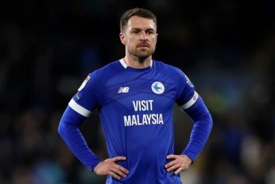 Aaron Ramsey "Cardiff"in kurtarıcısı olarak - aynı zamanda antrenör olacak