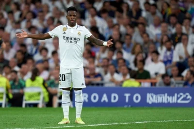 FIFA Vinicius Junior'u Futboldan Men Edebilir