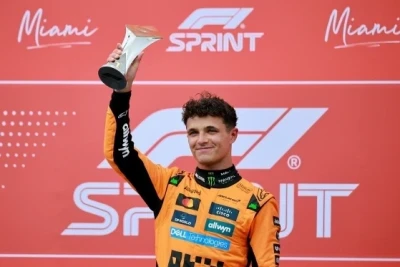 Norris sprint yarışını kazandı, Verstappen ise yarışa birinci başlayacak